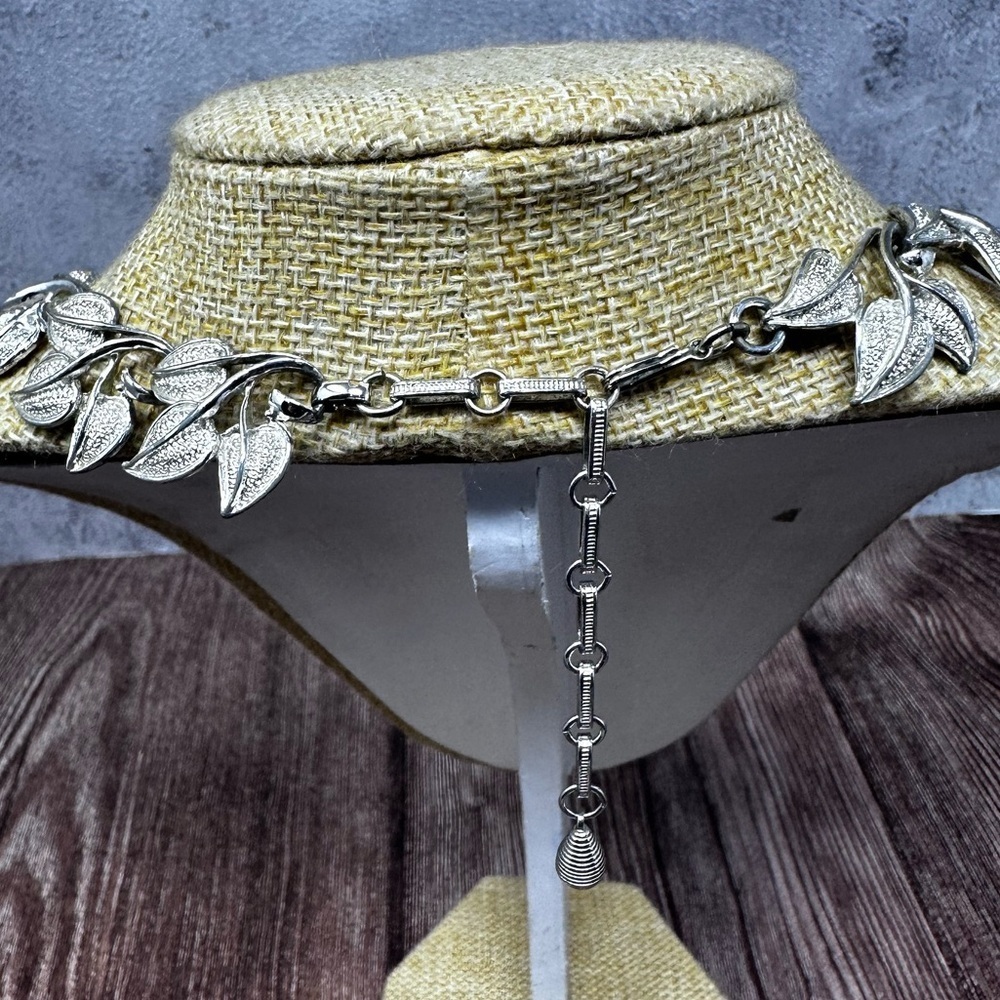 Coro Vintage Mid Century Silver Leaf Chocker​ - Picture 3 of 6